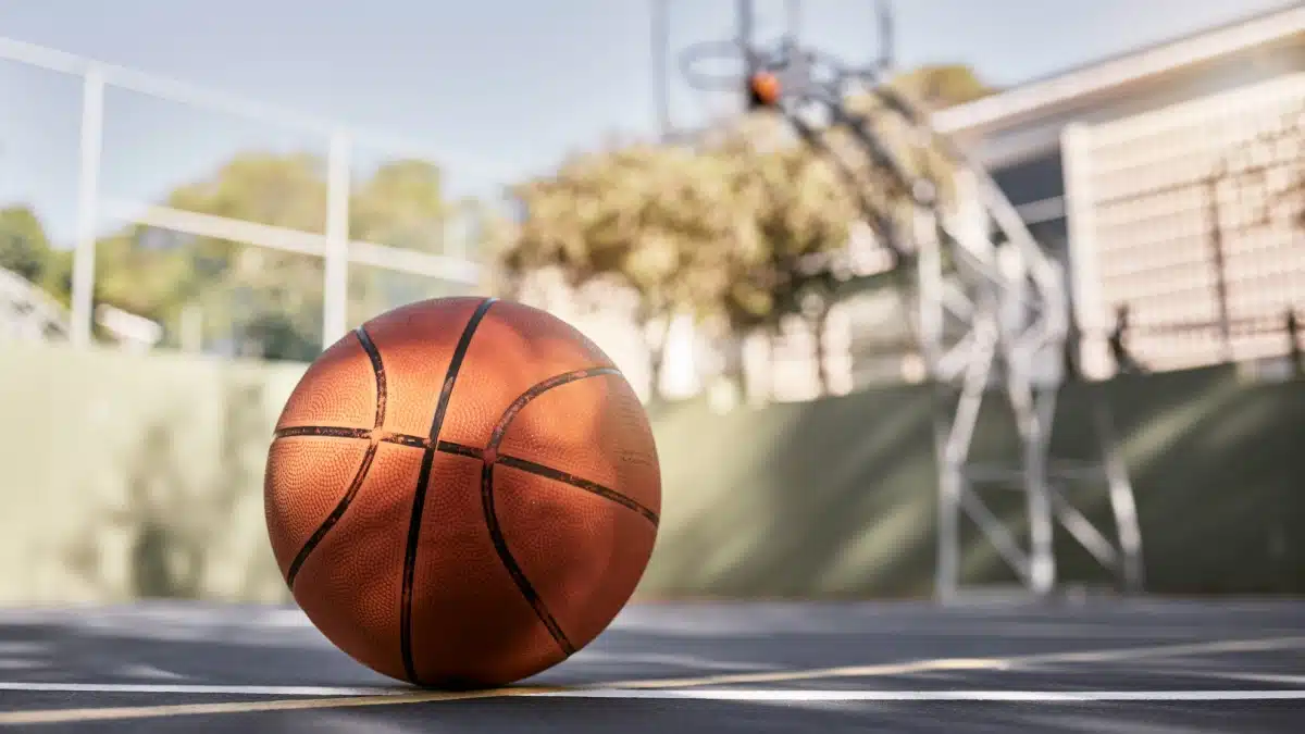 Who has the edge in our Hawks vs Kings matchup?