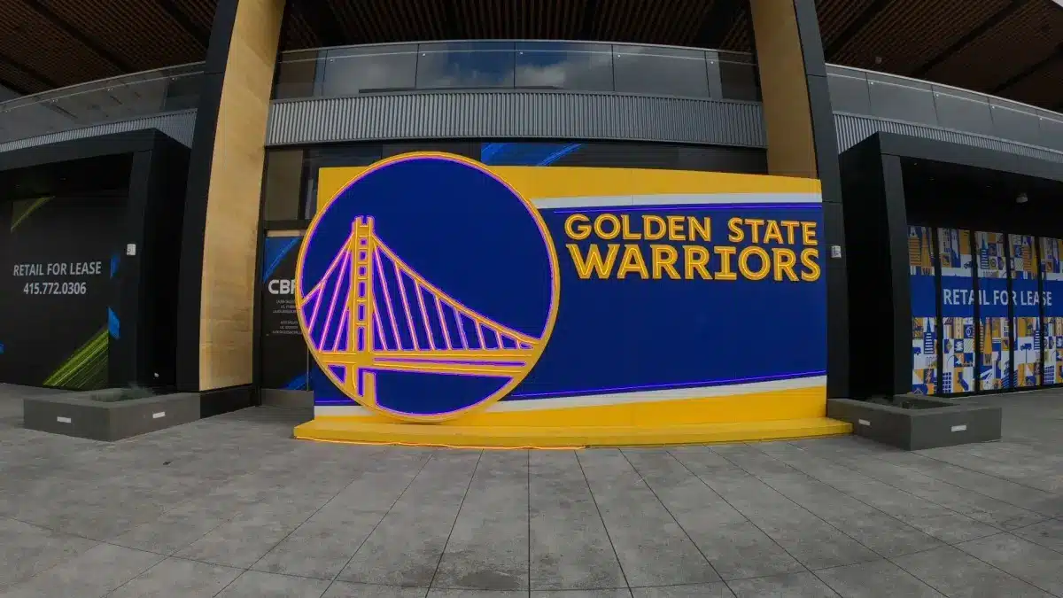 The Warriors look to go 2-0 when they host the Nuggets on Thursday night.