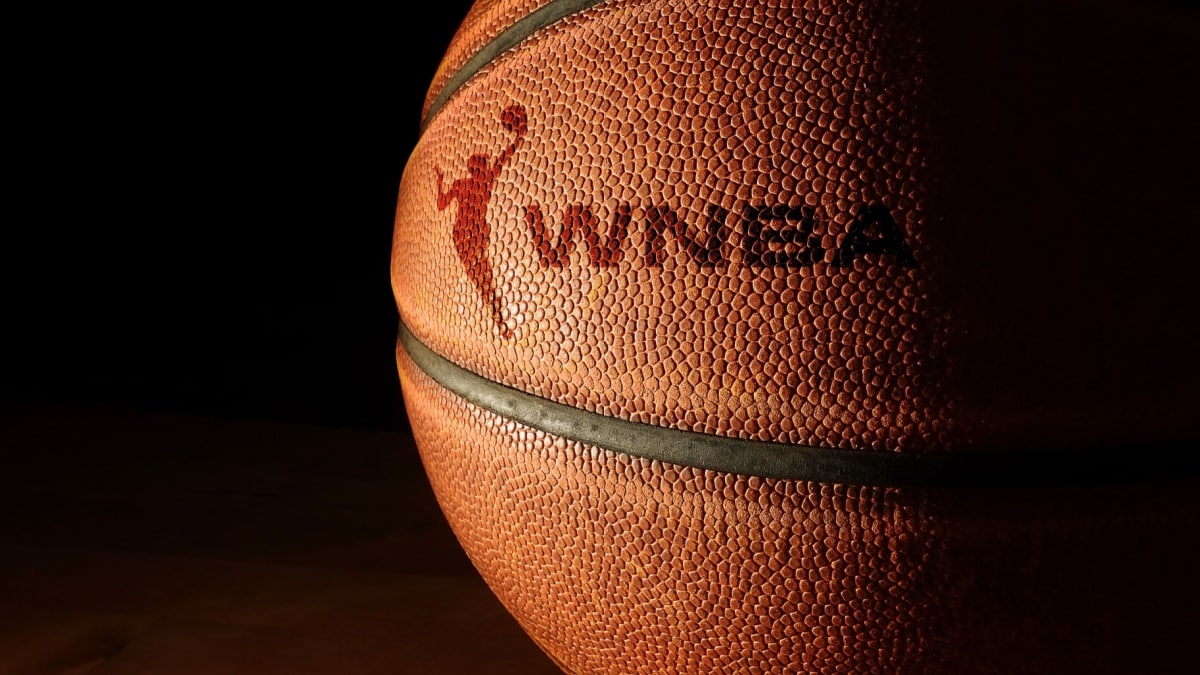 The Atlanta Dream host the New York Liberty in a battle between the top two teams in the Eastern Conference.