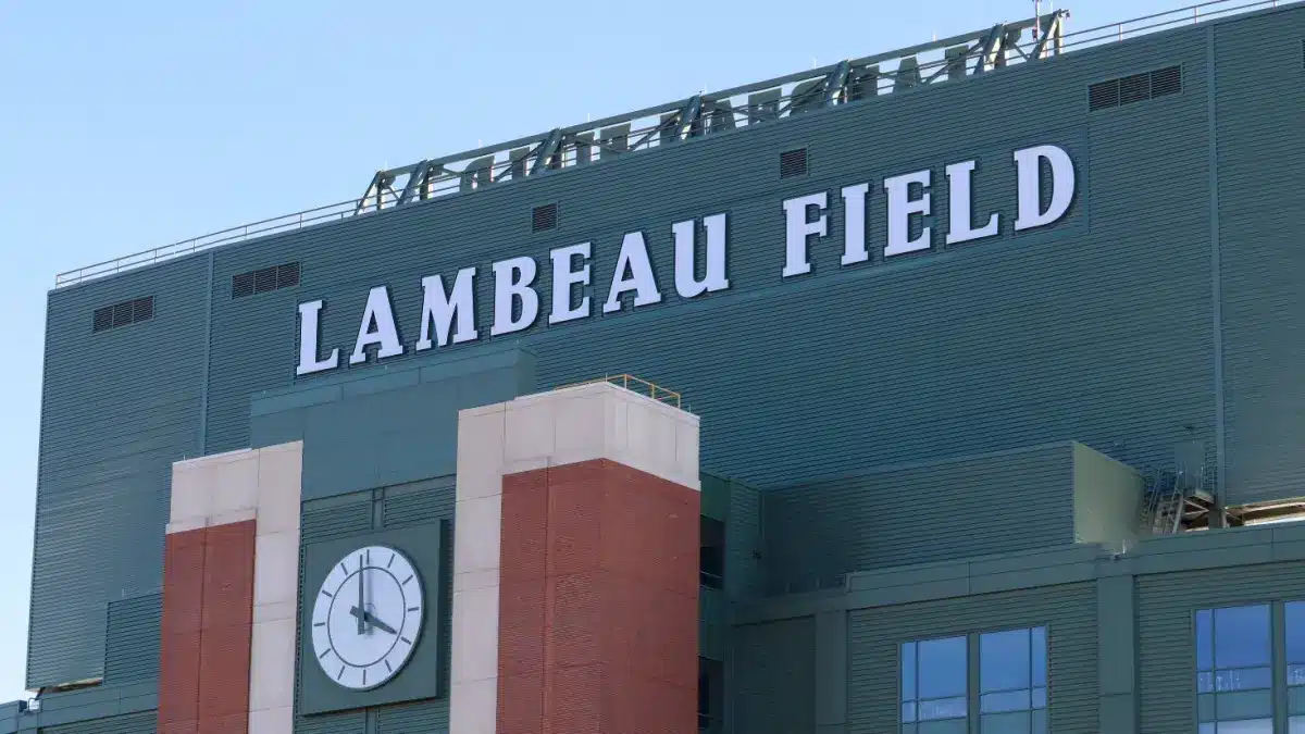 The Packers look to improve to 2-0 when they host the Commanders on Thursday Night Football.
